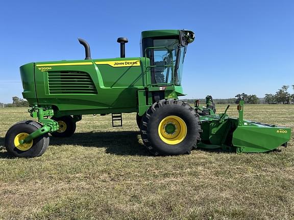 Image of John Deere W200M equipment image 1