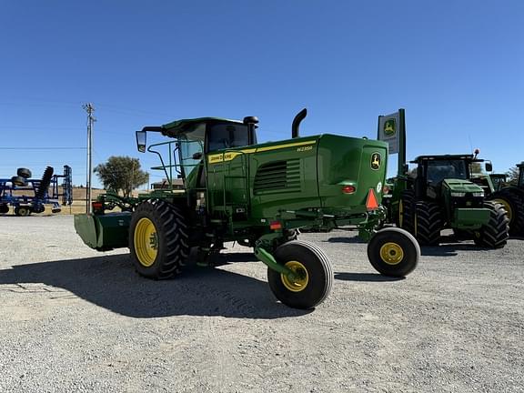 Image of John Deere W235 equipment image 2