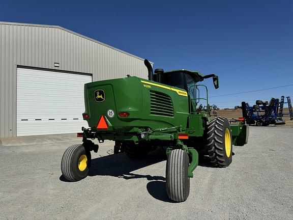 Image of John Deere W235 equipment image 4