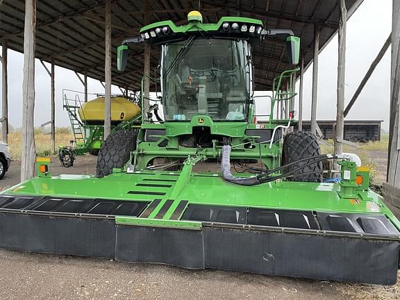 Image of John Deere W235 equipment image 1