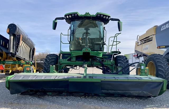 Image of John Deere W235R equipment image 2