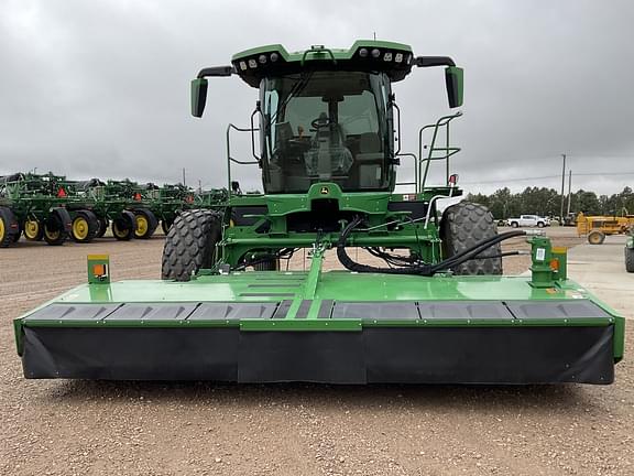 Image of John Deere W235R equipment image 1