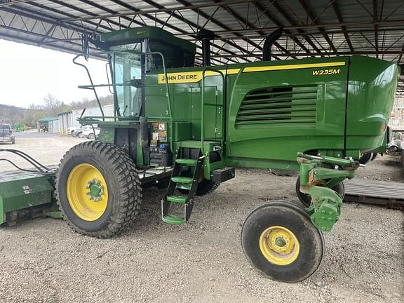 Image of John Deere W235M equipment image 4