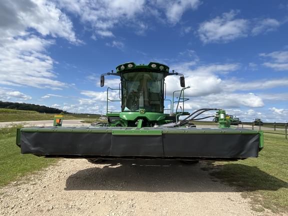Image of John Deere W235M equipment image 2