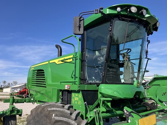 Image of John Deere W235M equipment image 1