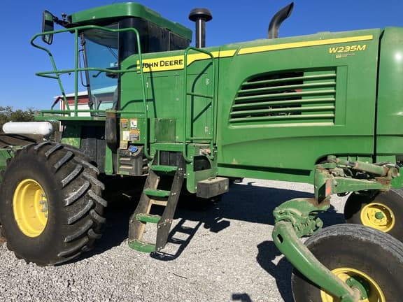 Image of John Deere W235M equipment image 4