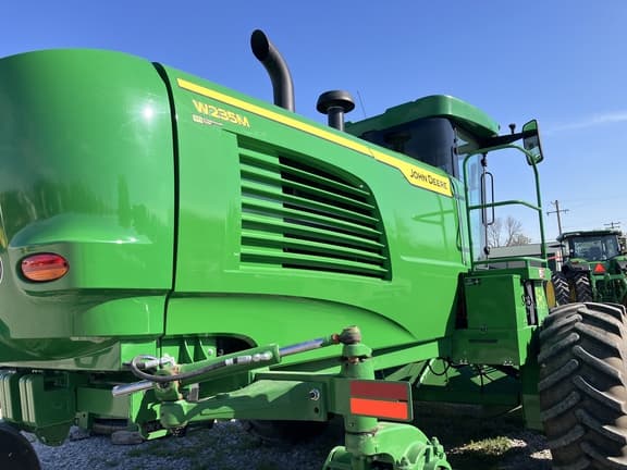 Image of John Deere W235M equipment image 4
