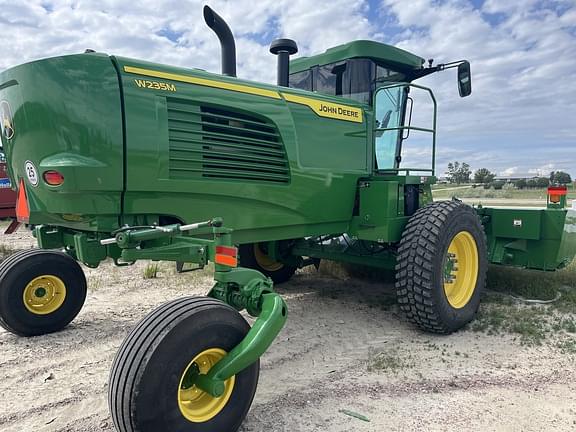 Image of John Deere W235M equipment image 2
