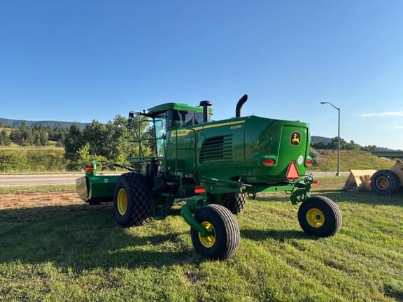 Image of John Deere W235M equipment image 3