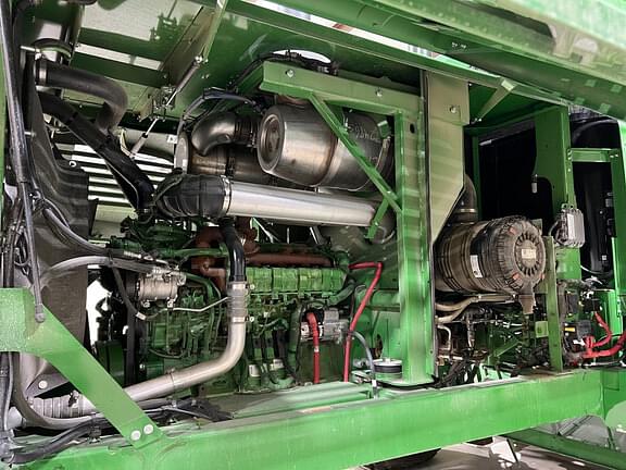 Image of John Deere W235M equipment image 4