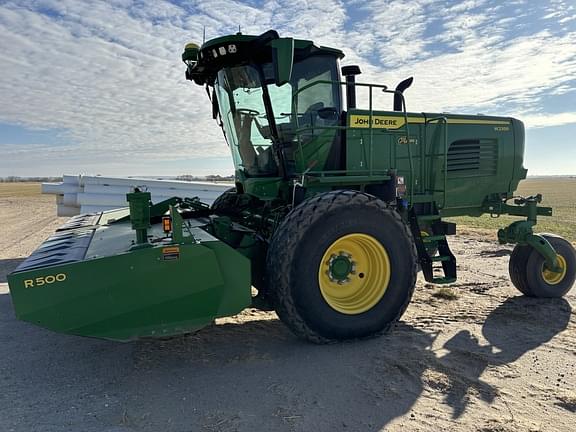 Image of John Deere W235R equipment image 2