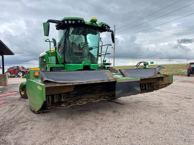 Image of John Deere W235R equipment image 3