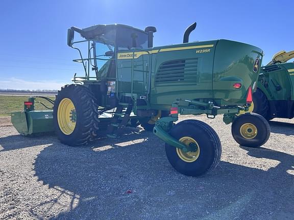 Image of John Deere W235R equipment image 1