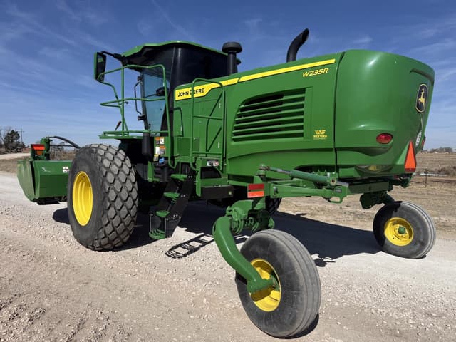 Image of John Deere W235R equipment image 3