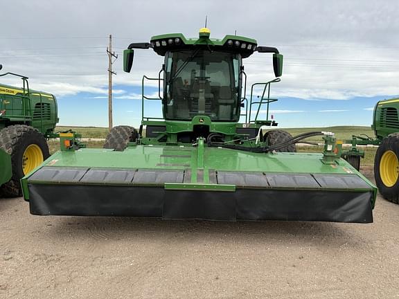 Image of John Deere W235R equipment image 1