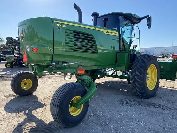 Image of John Deere W235R equipment image 4