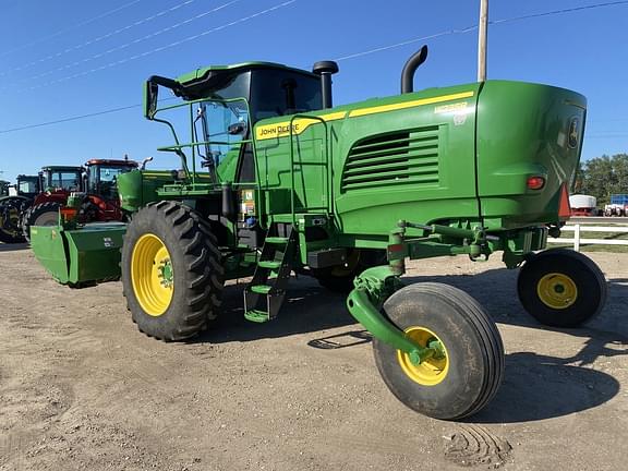 Image of John Deere W235R equipment image 3
