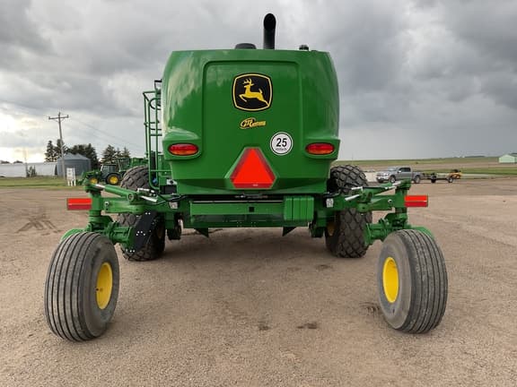 Image of John Deere W235R equipment image 3