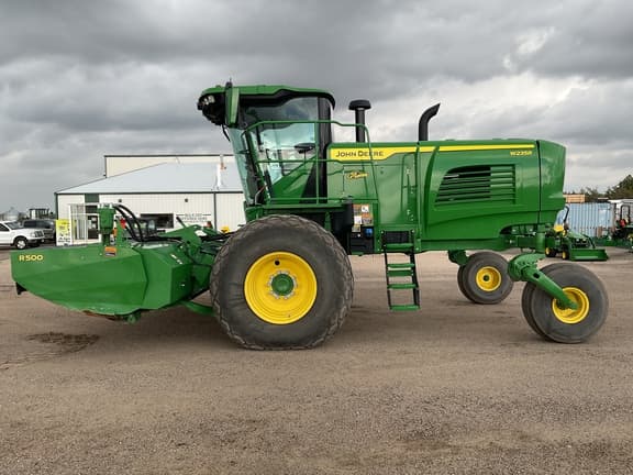 Image of John Deere W235R equipment image 1