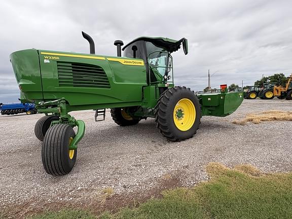 Image of John Deere W235R equipment image 3