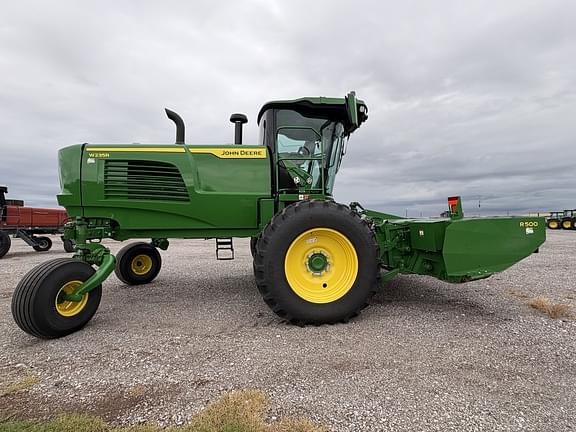 Image of John Deere W235R equipment image 4