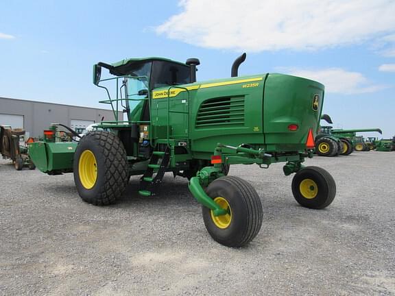 Image of John Deere W235R equipment image 2