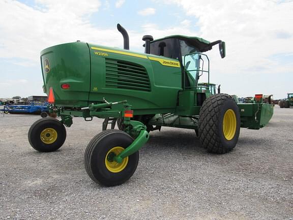 Image of John Deere W235R equipment image 4