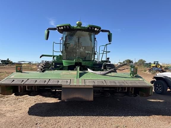 Image of John Deere W235R equipment image 3