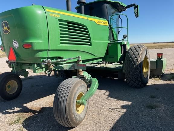 Image of John Deere W235R equipment image 2