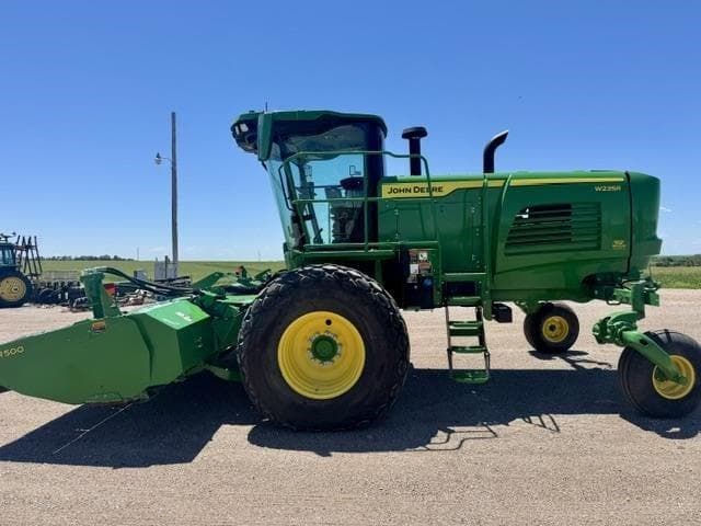 Image of John Deere W235R equipment image 2