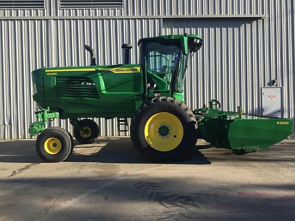 Image of John Deere W235R equipment image 2