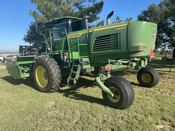 Image of John Deere W235R equipment image 2