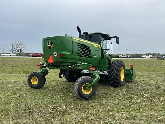 Image of John Deere W235R equipment image 4