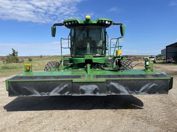 Image of John Deere W235R equipment image 1