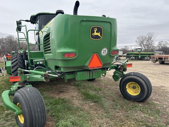 Image of John Deere W235R equipment image 4