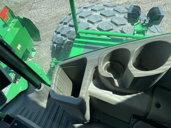 Image of John Deere W235R equipment image 2