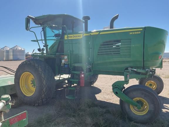 Image of John Deere W235R equipment image 2