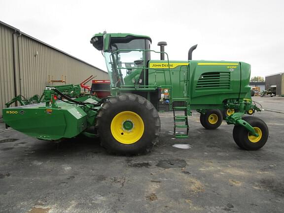 Image of John Deere W235R equipment image 2