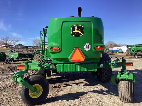 Image of John Deere W235R equipment image 4