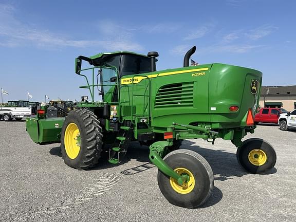 Image of John Deere W235R equipment image 2