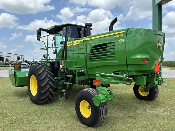 Image of John Deere W235R equipment image 2