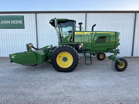 Image of John Deere W235R equipment image 1