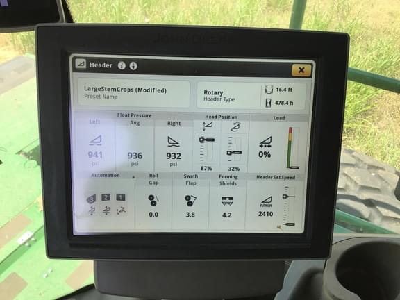 Image of John Deere W235R equipment image 4