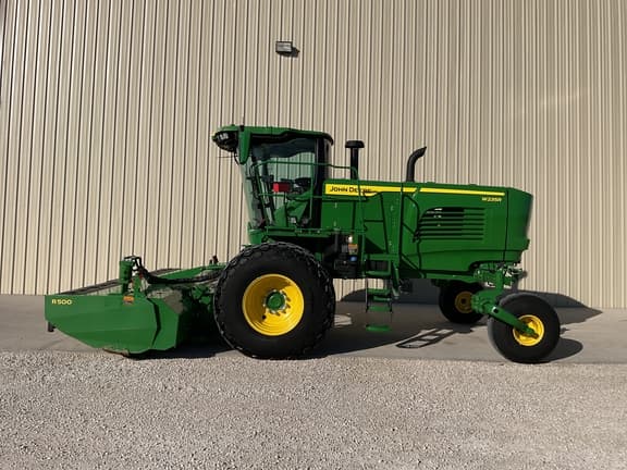 Image of John Deere W235R Primary image