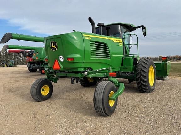 Image of John Deere W235R equipment image 2