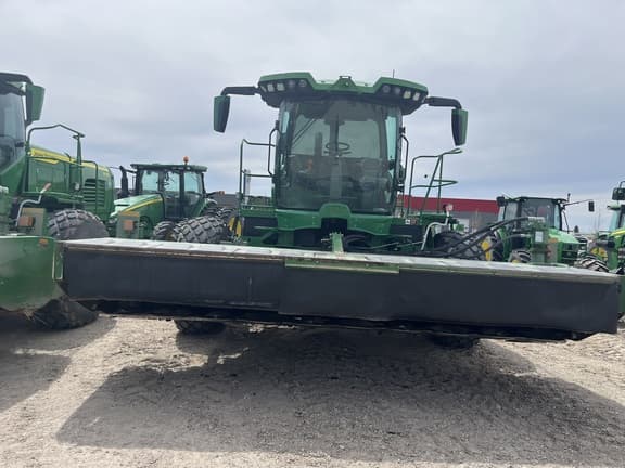 Image of John Deere W235R equipment image 1