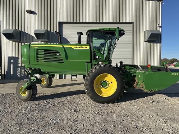 Image of John Deere W235R equipment image 3