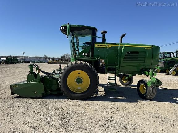 Image of John Deere W235R Primary image