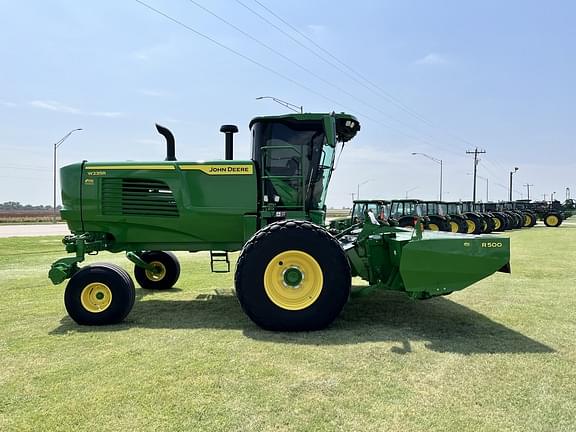 Image of John Deere W235R equipment image 3