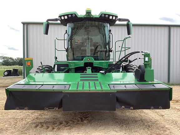 Image of John Deere W235R equipment image 4